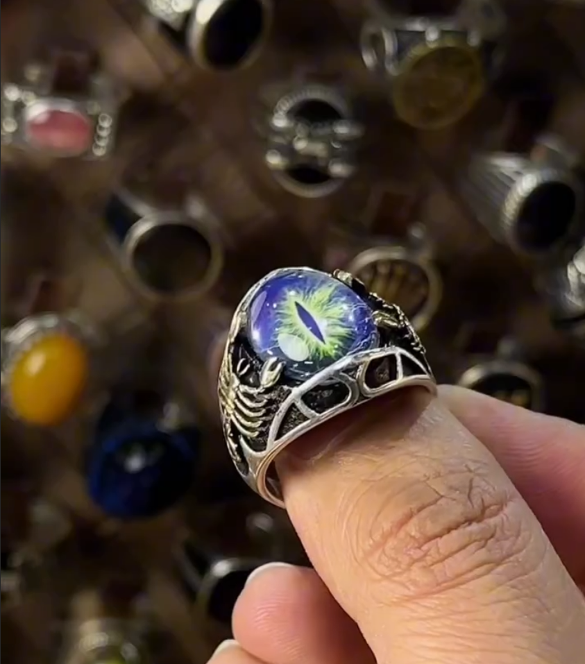 Oval Dragon Eye RPG DND Scorpion Cosplay Ring VVIP Ring